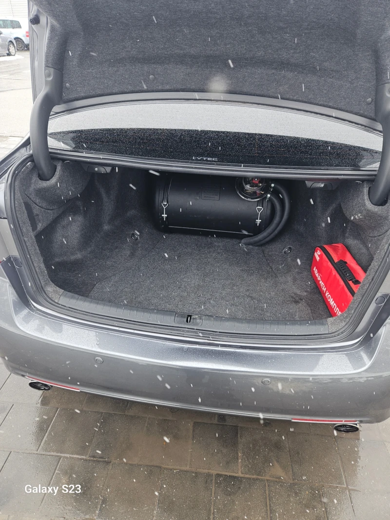 Honda Accord 2.4 Executive, снимка 7 - Автомобили и джипове - 53037361