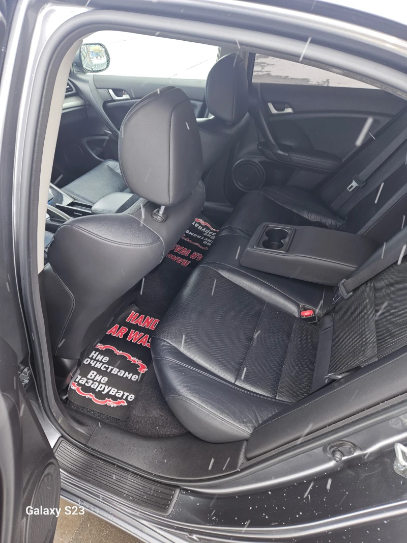 Honda Accord 2.4 Executive, снимка 9 - Автомобили и джипове - 53037361