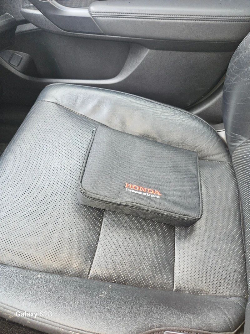Honda Accord 2.4 Executive, снимка 16 - Автомобили и джипове - 53037361