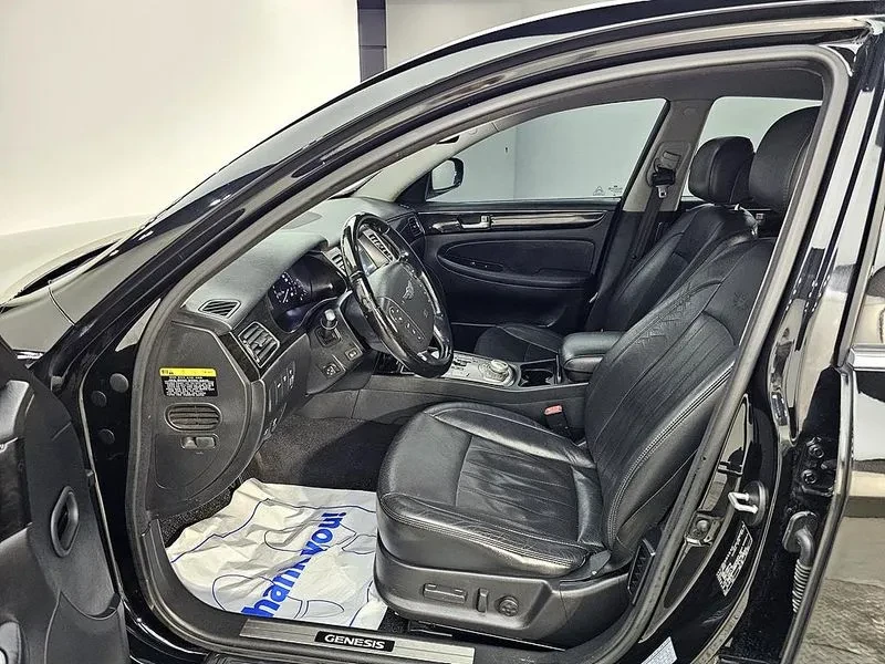 Hyundai Genesis 3.3, снимка 8 - Автомобили и джипове - 54615933