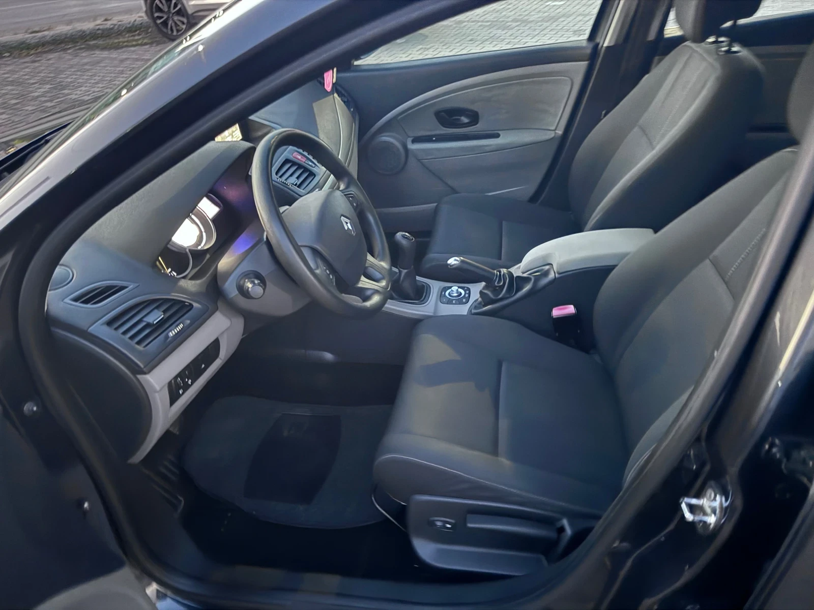 Renault Megane 1.6 109kc - изображение 9