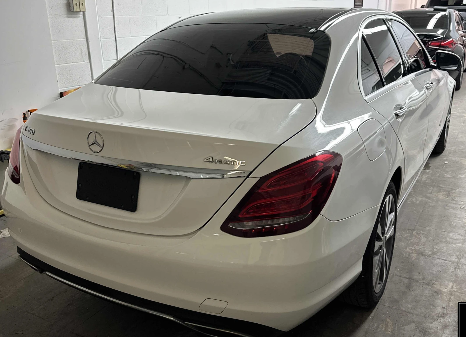 Mercedes-Benz C 300 AWD, 2.0L 4cyl | Mobile.bg   3