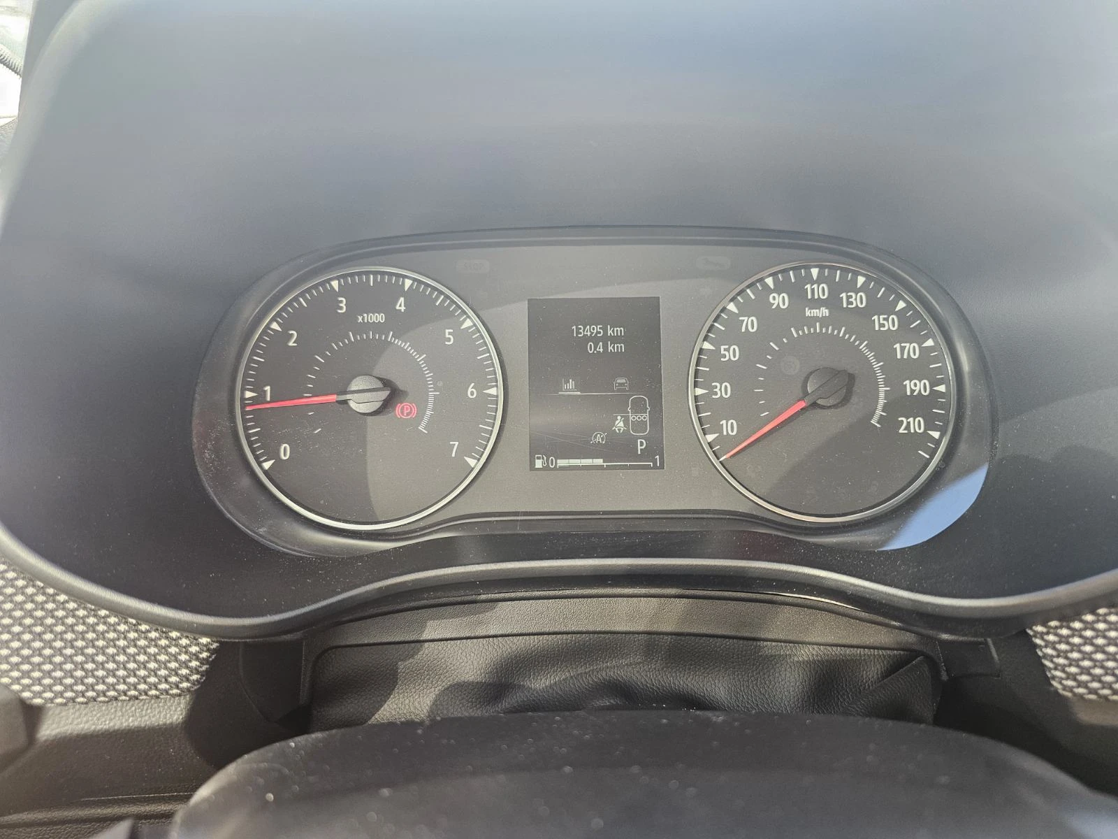 Dacia Sandero 1.0 TCe 90 EDC - изображение 8