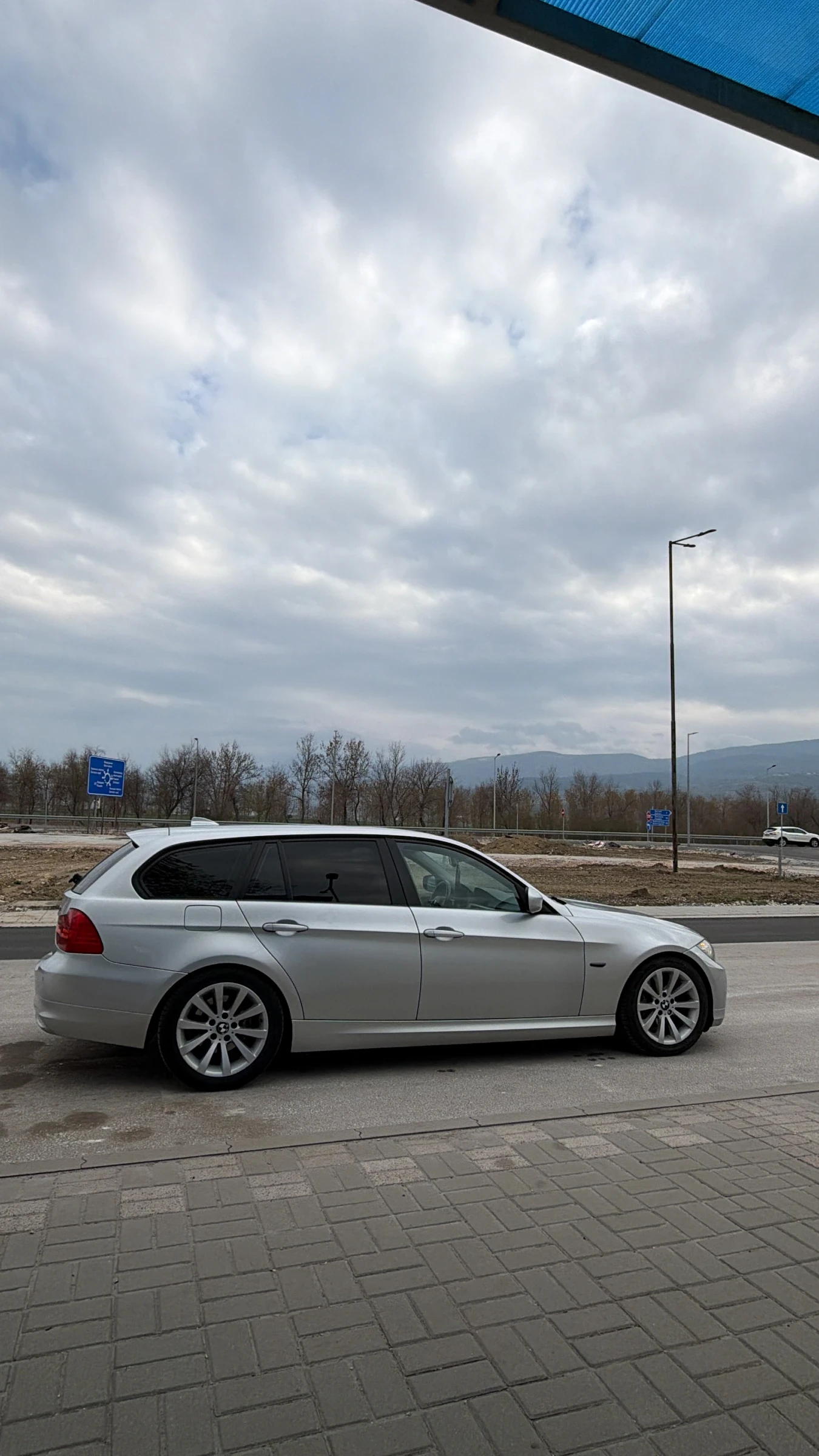 BMW 320, снимка 4 - Автомобили и джипове - 54175429