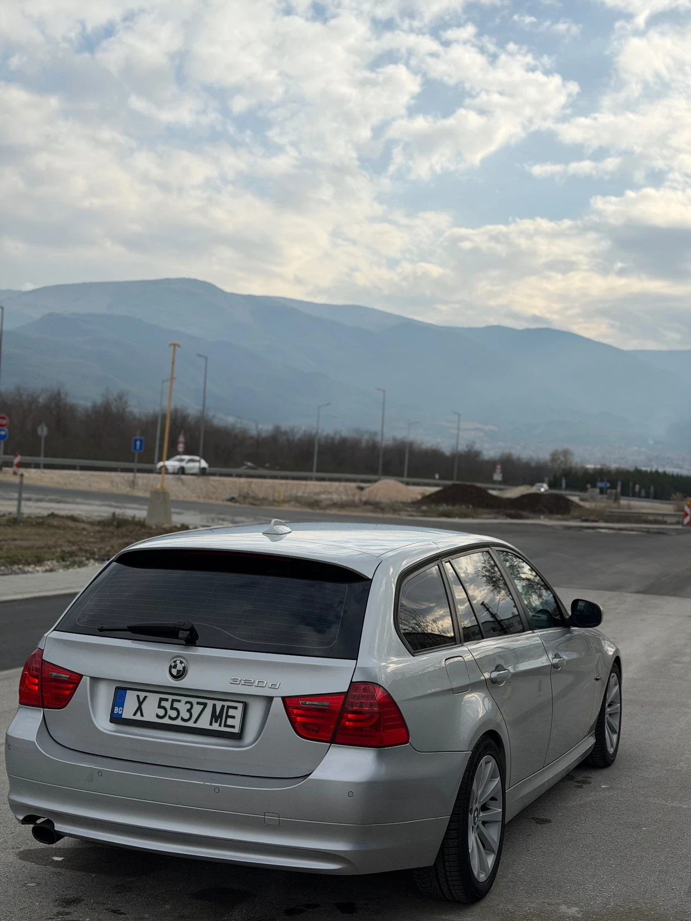 BMW 320, снимка 3 - Автомобили и джипове - 54175429