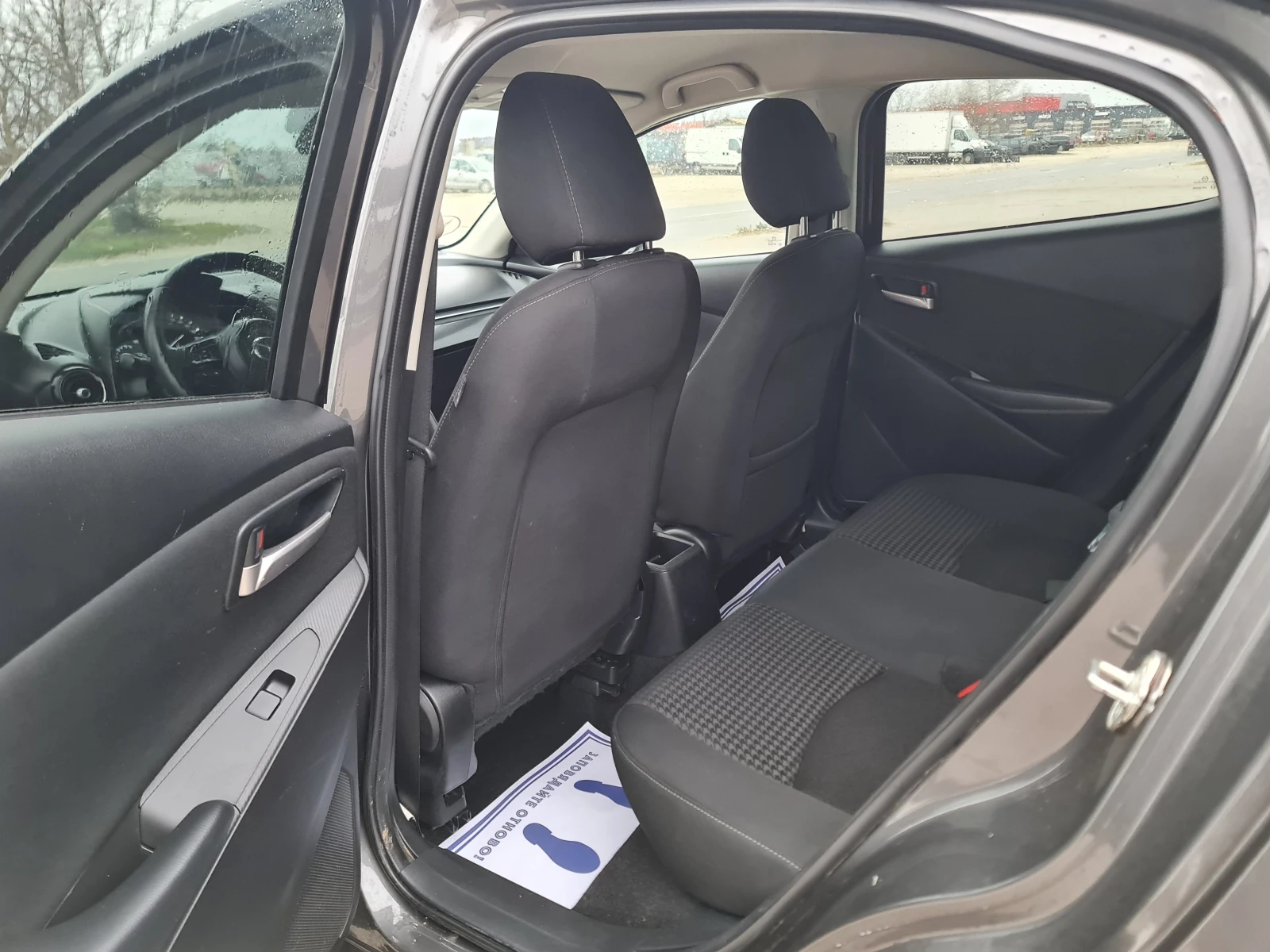 Mazda 2  1.5i/90hp/FACCE LIFT, снимка 8 - Автомобили и джипове - 53879783