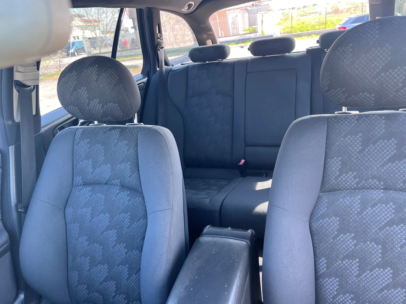 Mercedes-Benz C 220, снимка 9 - Автомобили и джипове - 53972372