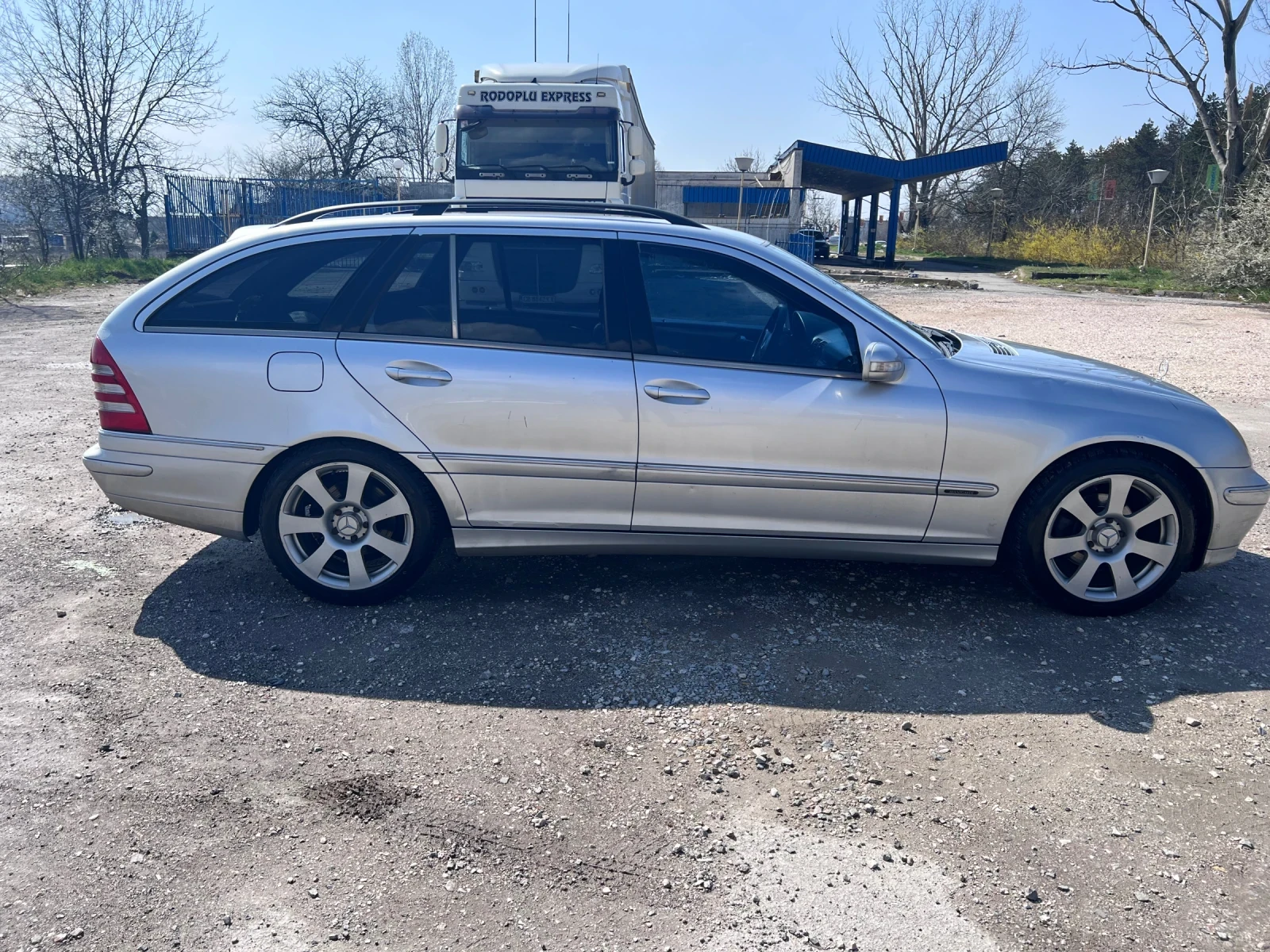 Mercedes-Benz C 220, снимка 4 - Автомобили и джипове - 53972372