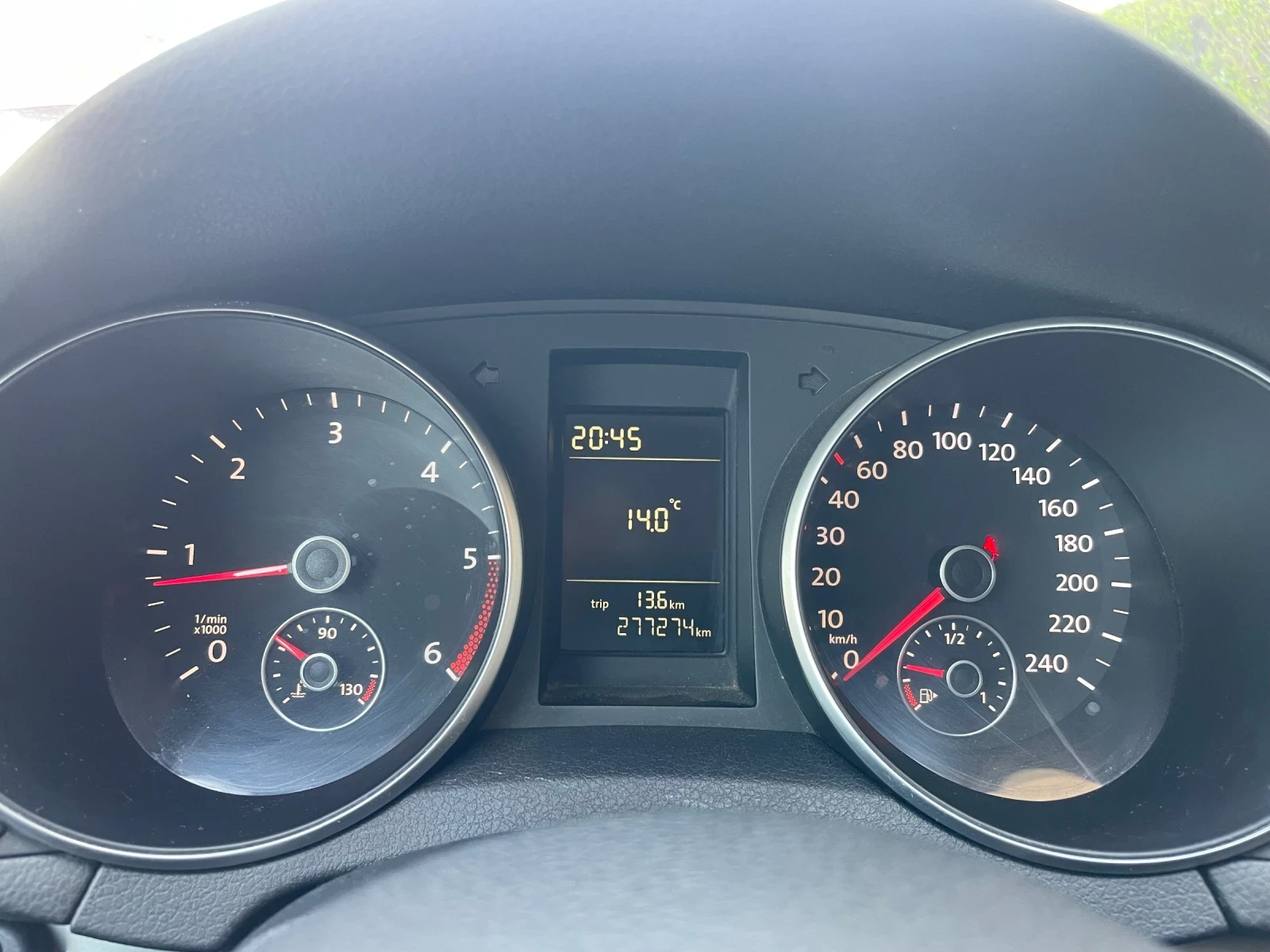 VW Golf 1.6TDI 105k.c. , снимка 6 - Автомобили и джипове - 54373952
