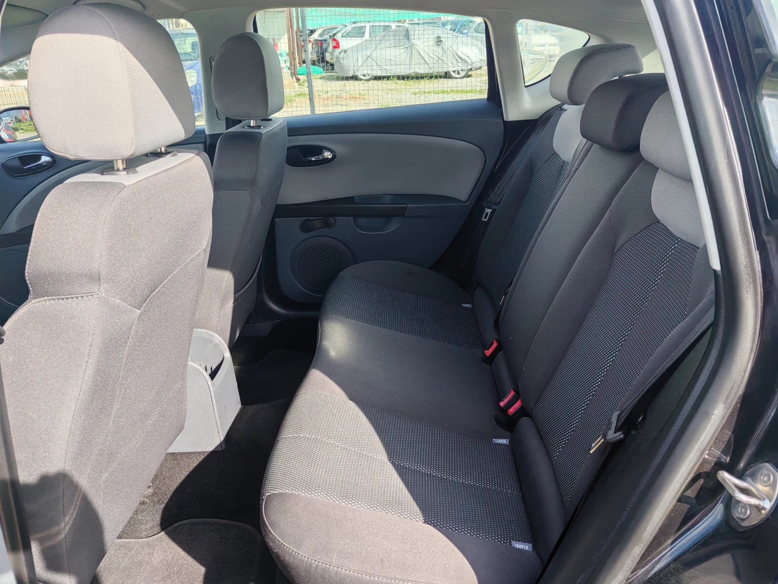 Seat Leon 1.9tdi 105ps, снимка 13 - Автомобили и джипове - 54136575