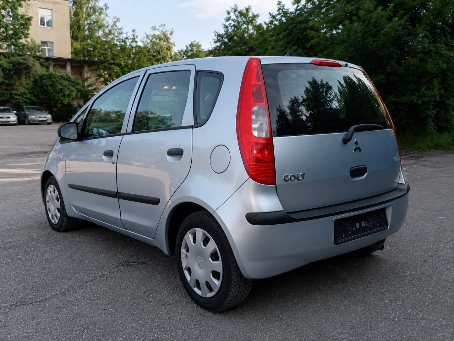 Mitsubishi Colt 1.1/75/4ВРАТИ/КЛИМА, снимка 3 - Автомобили и джипове - 54904673