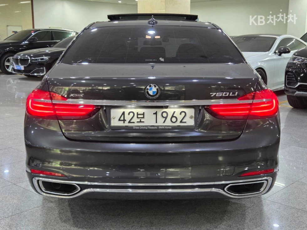 BMW 750 LI XDRIVE/HEAD UP/360CAM/PANO/EKPAHИ/FIRST CLASS/, снимка 3 - Автомобили и джипове - 55513787