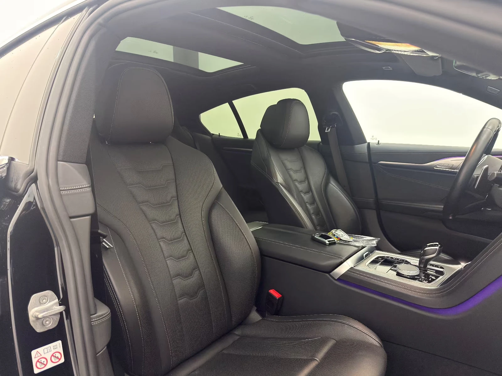 BMW 850 xDRIVE/530HP/GRAN COUPE/V8/360/PANO/MEMO/HUD/737z, снимка 14 - Автомобили и джипове - 55655299