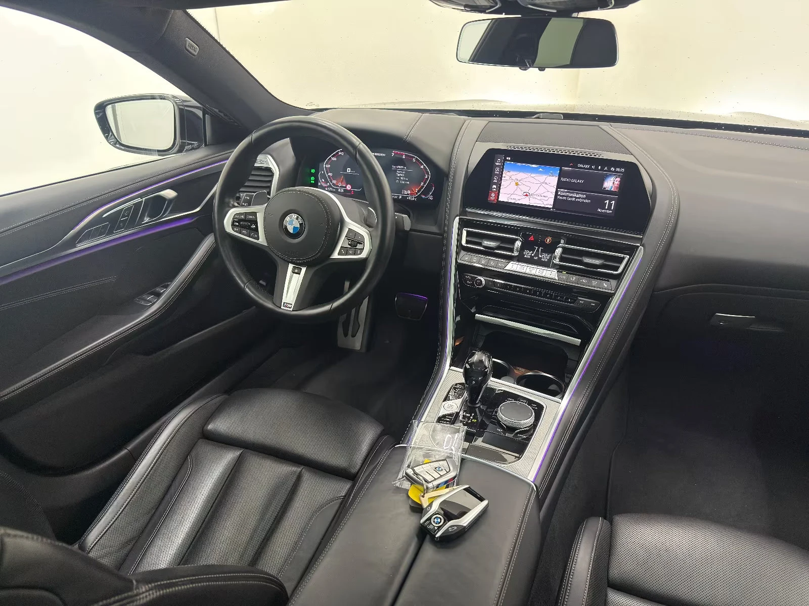 BMW 850 xDRIVE/530HP/GRAN COUPE/V8/360/PANO/MEMO/HUD/737z, снимка 11 - Автомобили и джипове - 55655299