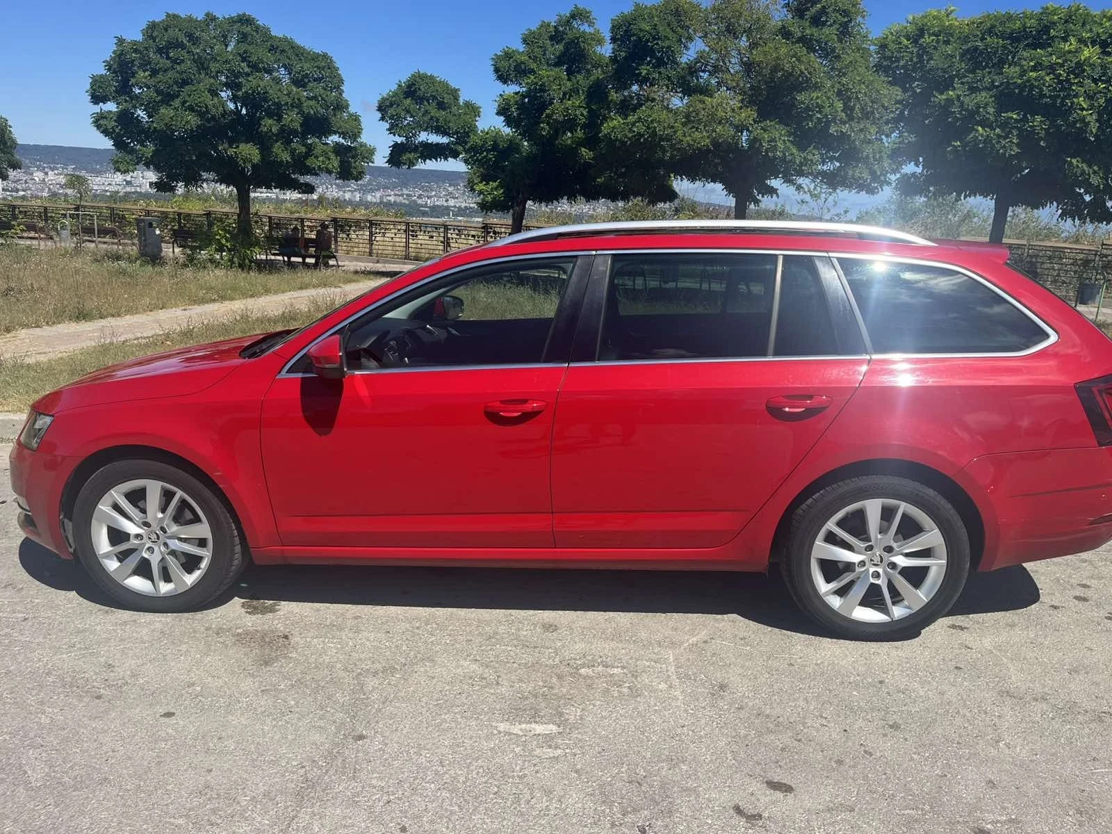 Skoda Octavia 2.0TDI DSG, снимка 2 - Автомобили и джипове - 55751923