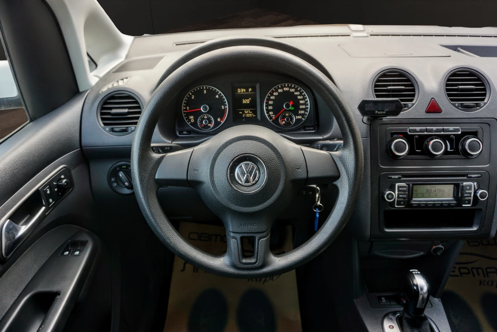 VW Caddy 1.6TDI TRENDLINE DSG, снимка 8 - Автомобили и джипове - 56007923