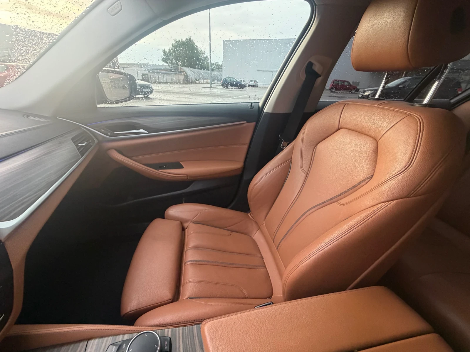 BMW 520 LUXURY* LINE* КОЖА* ПОДГРЕВ, снимка 15 - Автомобили и джипове - 56045969
