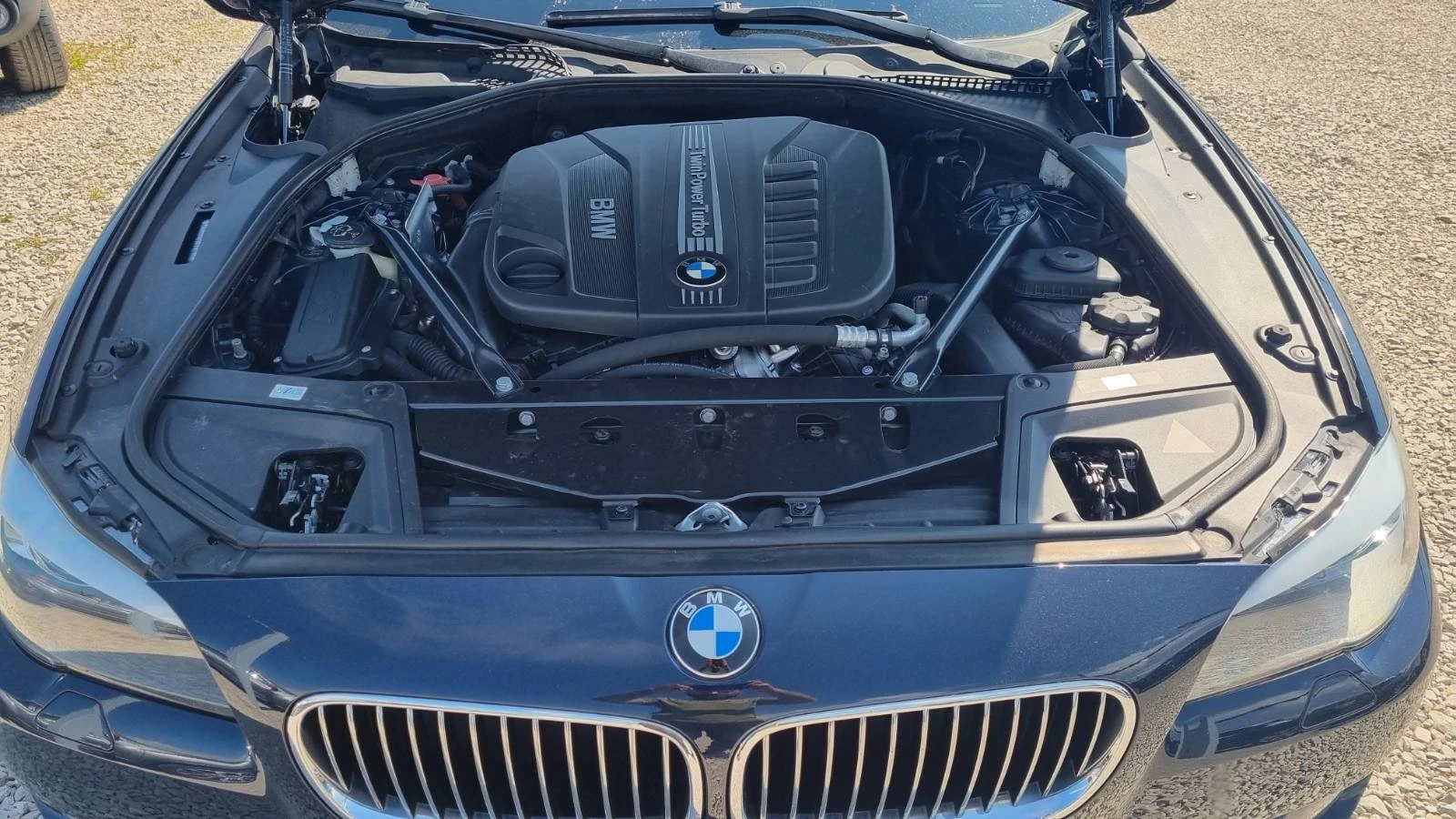 BMW 530 XD , снимка 11 - Автомобили и джипове - 56135052