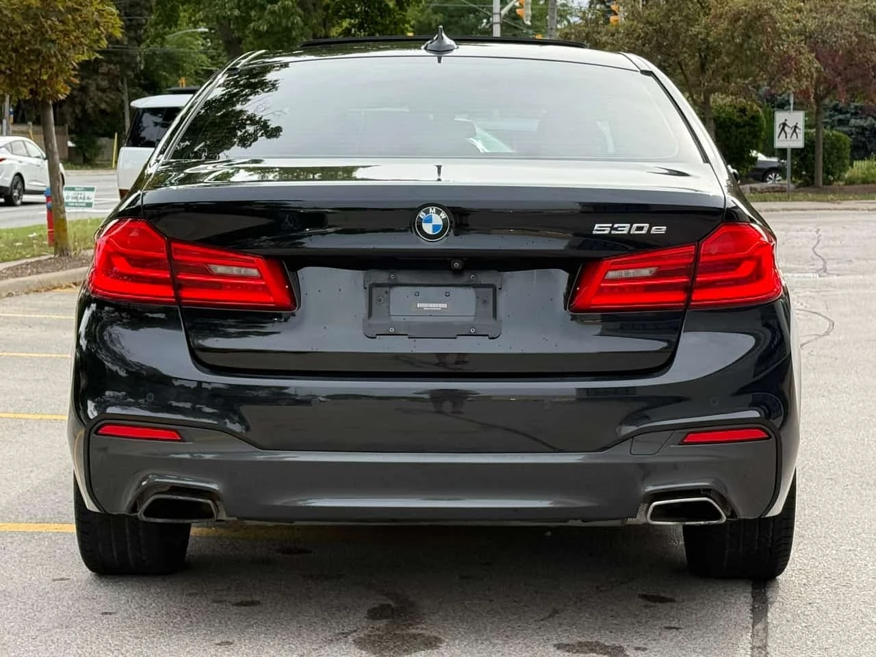 BMW 530E xDrive iPerformance  CARFAX, снимка 4 - Автомобили и джипове - 56211730