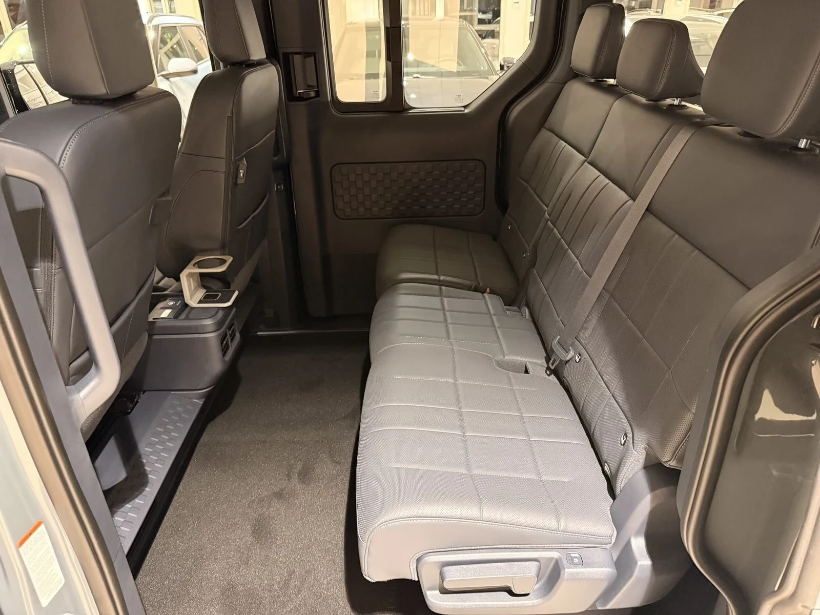 Kia PV5 Passenger ELITE 71.2kWh 360* 5Seats !Warranty!, снимка 8 - Автомобили и джипове - 56305540