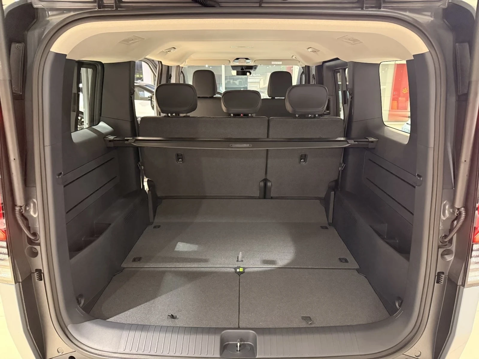 Kia PV5 Passenger ELITE 71.2kWh 360* 5Seats !Warranty!, снимка 9 - Автомобили и джипове - 56305540