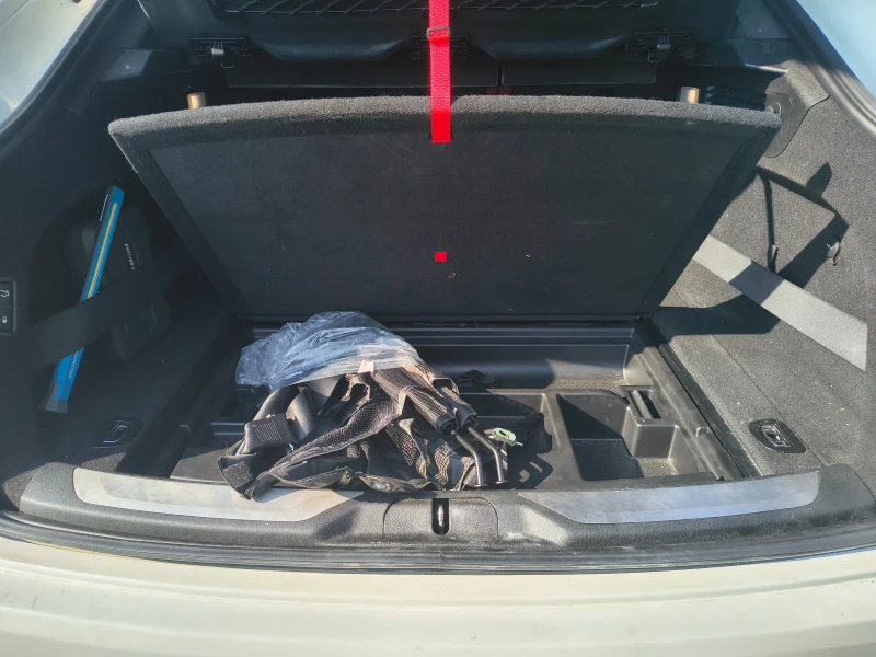 Maserati Levante Sport, снимка 14 - Автомобили и джипове - 51802658