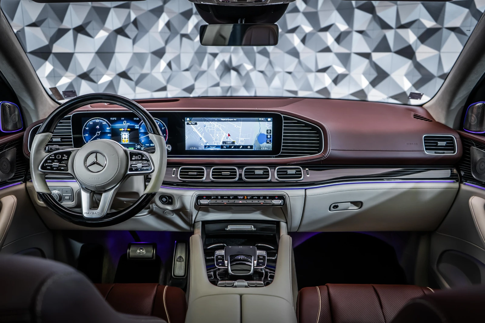 Mercedes-Benz GLS 600 Maybach Brabus* E-ActBody* FirstCl* Монитори - изображение 10