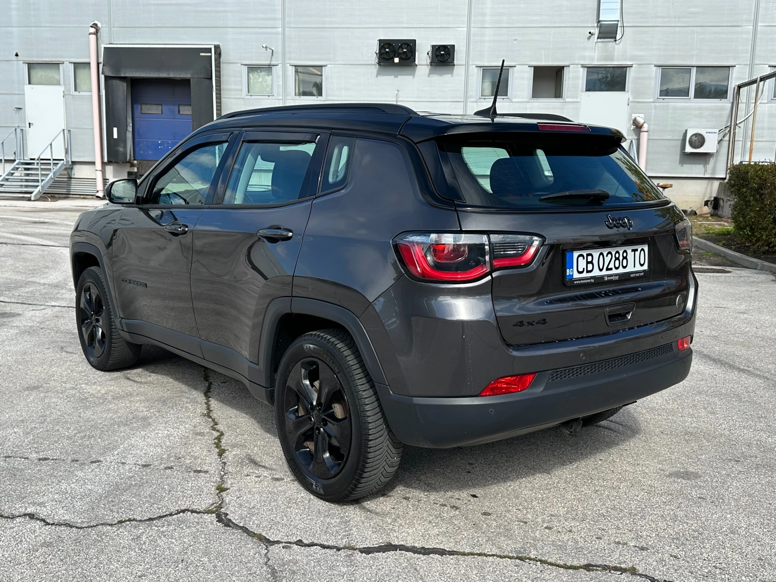 Jeep Compass 2.0d 140 к.с. 4х4 Гарантирани км - изображение 3