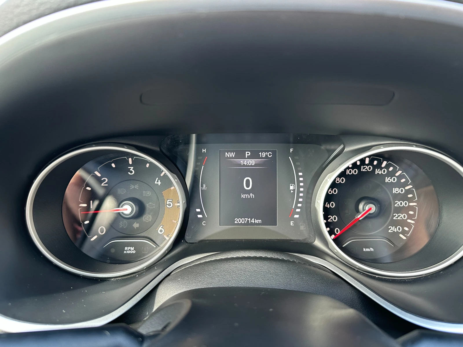 Jeep Compass  6 /2.0d 140 .. 44   | Mobile.bg   14