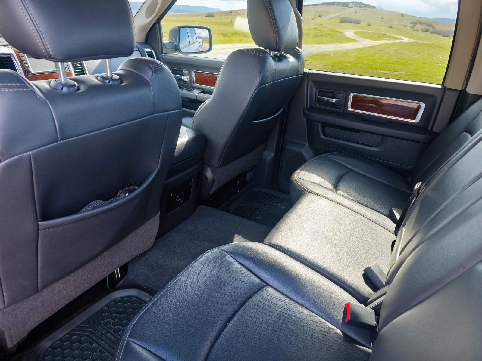 Dodge RAM 1500 5.7 Hemi, снимка 10 - Автомобили и джипове - 53863991