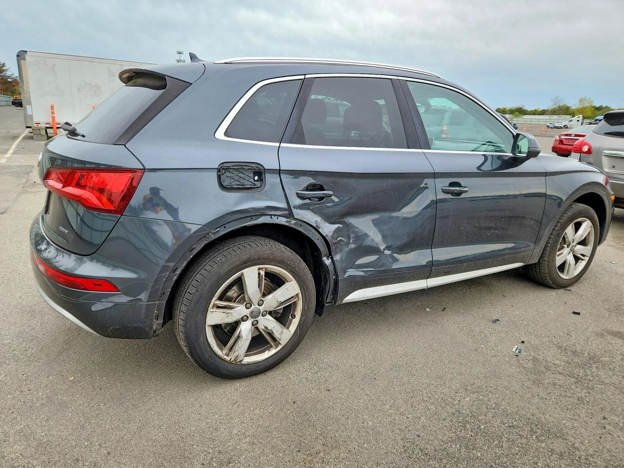 Audi Q5 2.0* PREMIUM PLUS* реални км* 4х4* , снимка 6 - Автомобили и джипове - 54556969