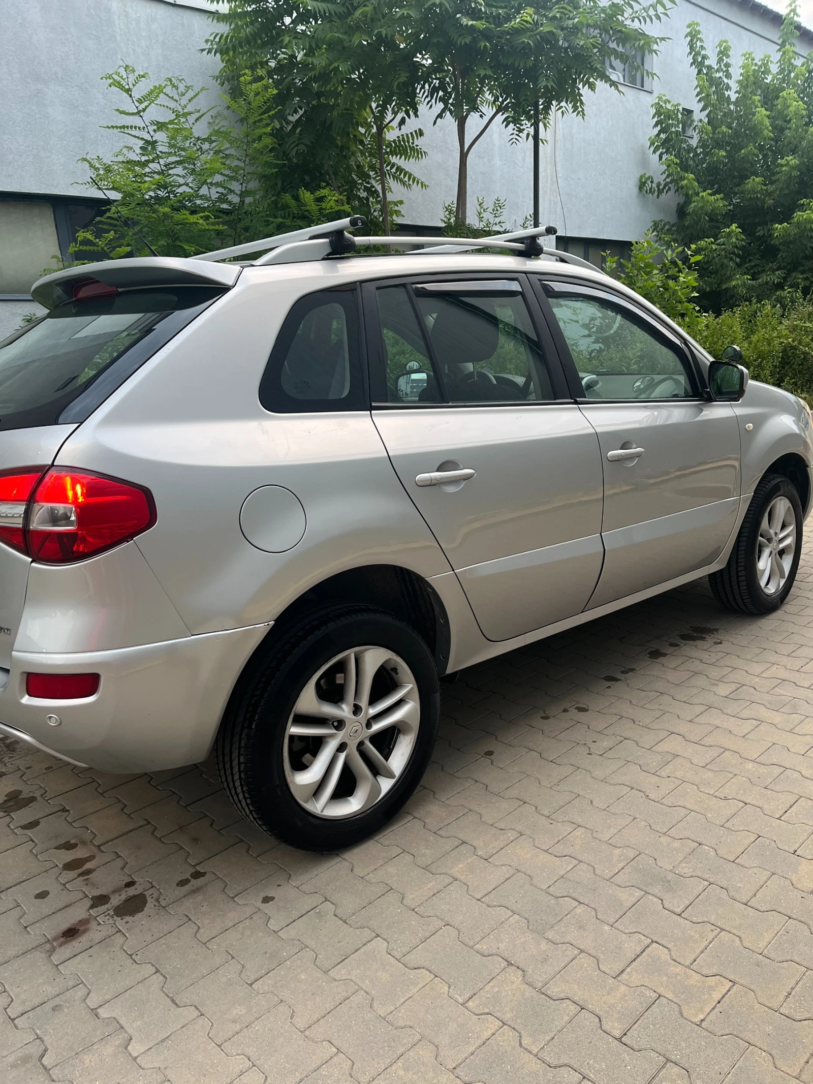 Renault Koleos 2.0dci 4x4, снимка 3 - Автомобили и джипове - 55019208