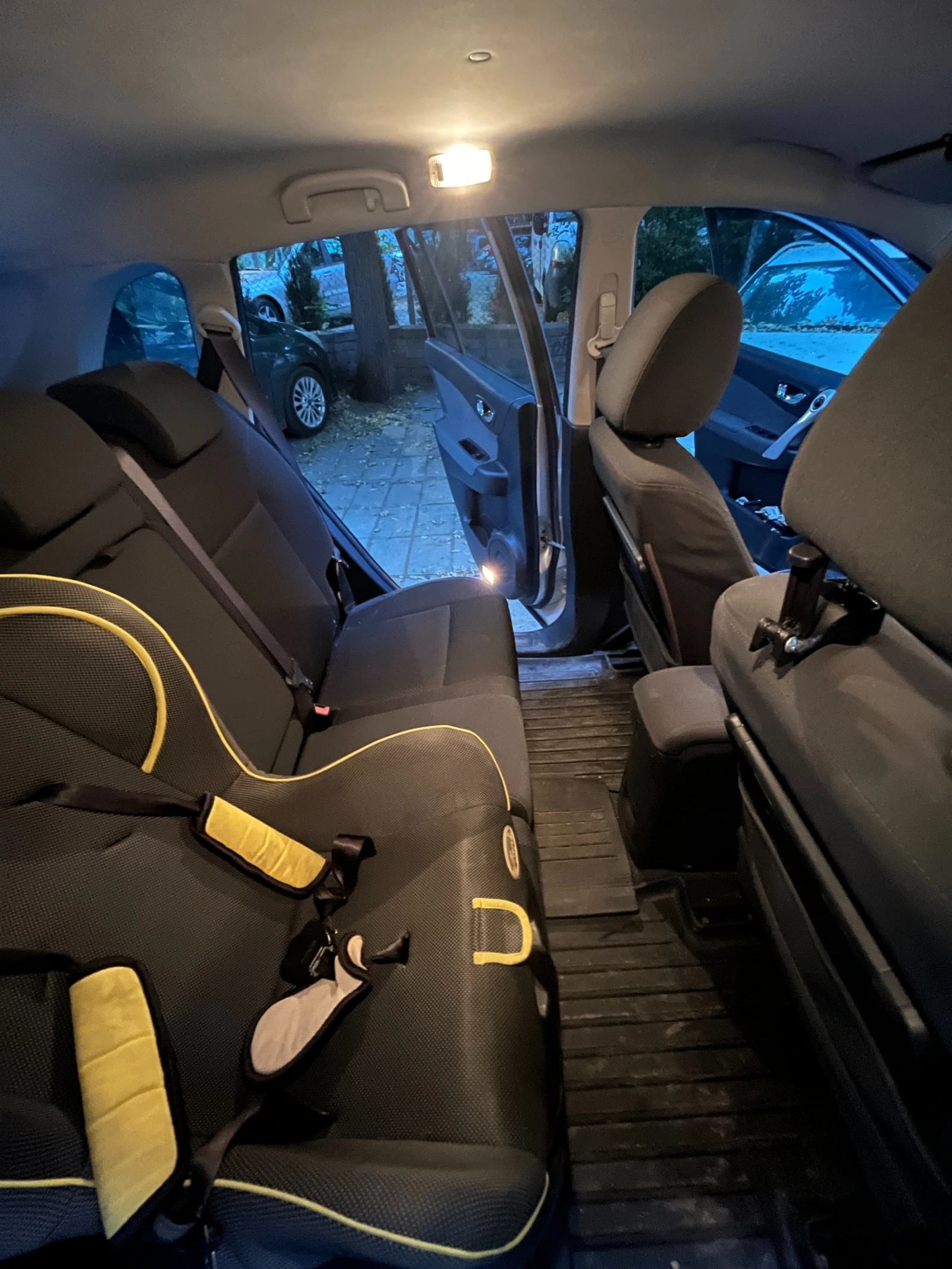 Renault Koleos 2.0dci 4x4, снимка 12 - Автомобили и джипове - 55019208
