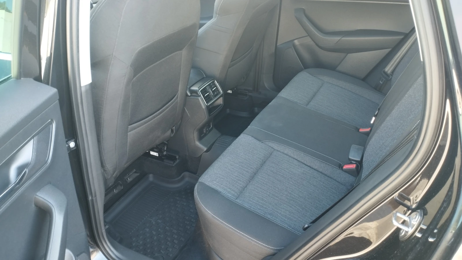 Skoda Karoq 1.5 TSI - 150 к.с, снимка 6 - Автомобили и джипове - 55994279