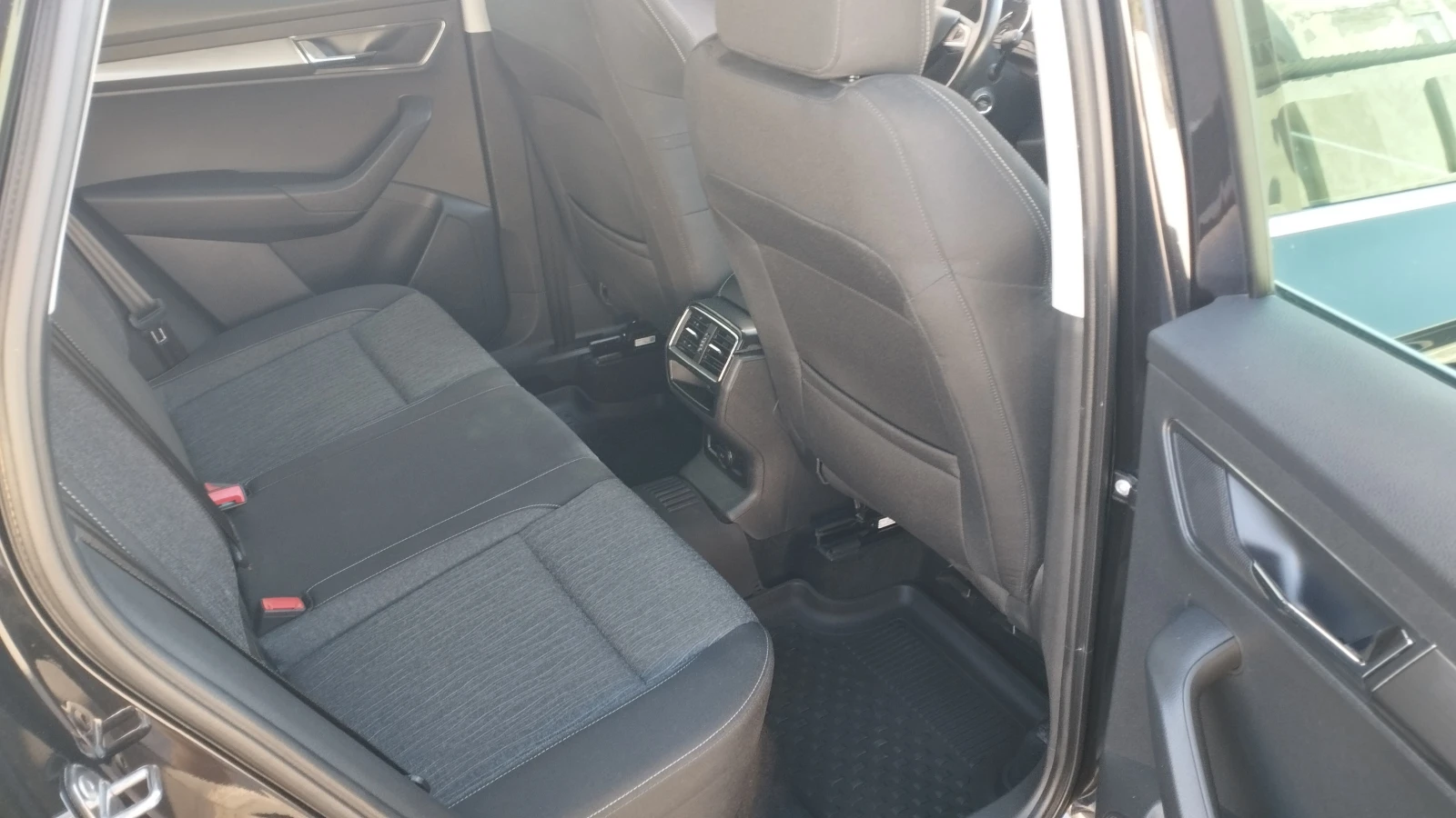 Skoda Karoq 1.5 TSI - 150 к.с, снимка 8 - Автомобили и джипове - 55994279