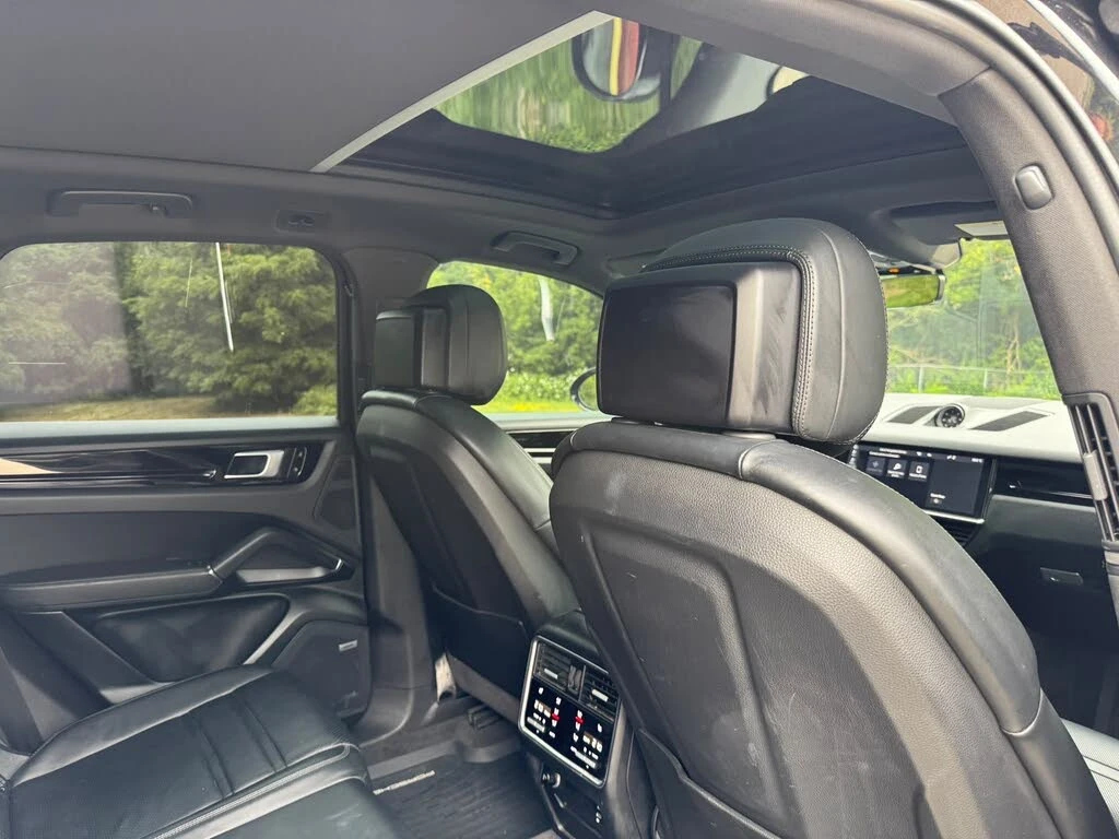 Porsche Cayenne 3.0T* CHRONO* DISTRONIC* 360* ОБДУХ* КРАЙНА ЦЕНА, снимка 13 - Автомобили и джипове - 56004941