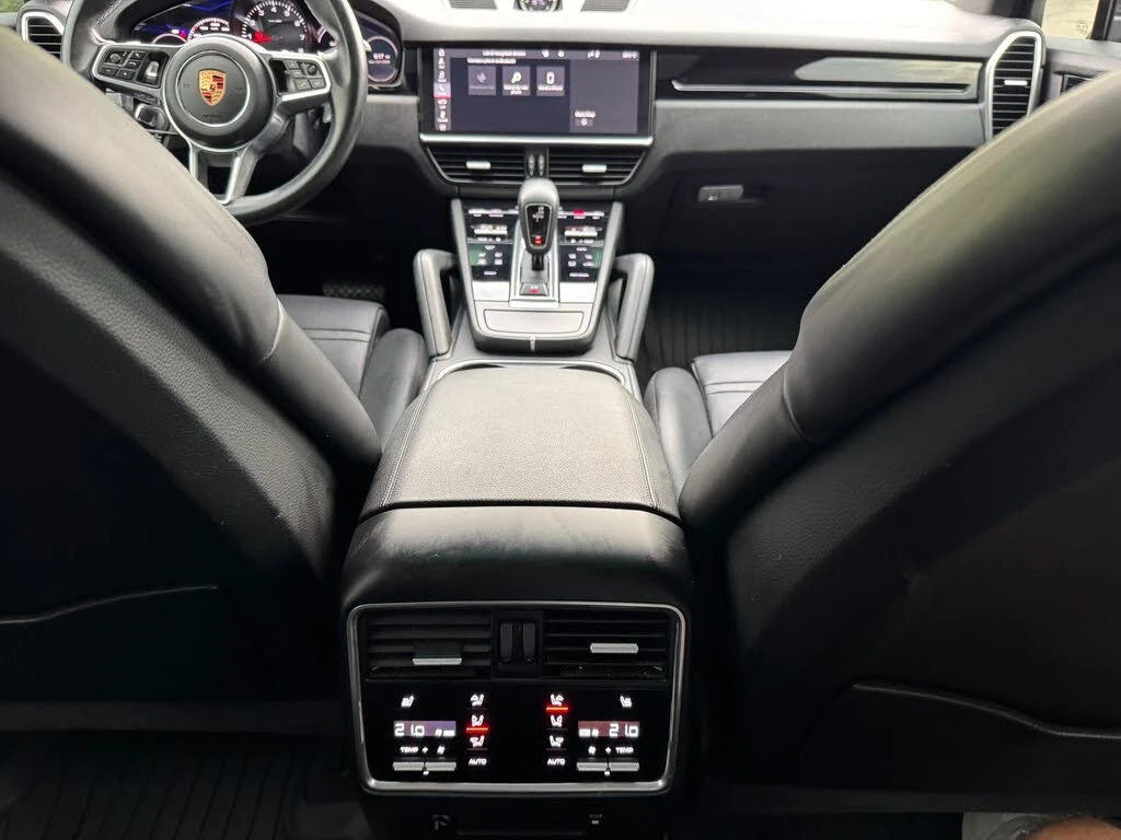 Porsche Cayenne 3.0T* CHRONO* DISTRONIC* 360* ОБДУХ* КРАЙНА ЦЕНА, снимка 8 - Автомобили и джипове - 56004941
