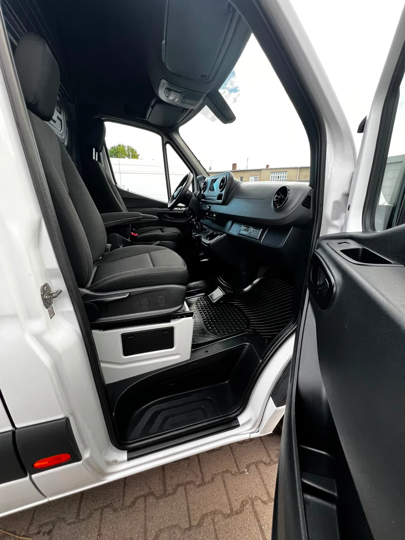 Mercedes-Benz Sprinter Макси 317 хладилен фул екстри, снимка 14 - Бусове и автобуси - 56088323