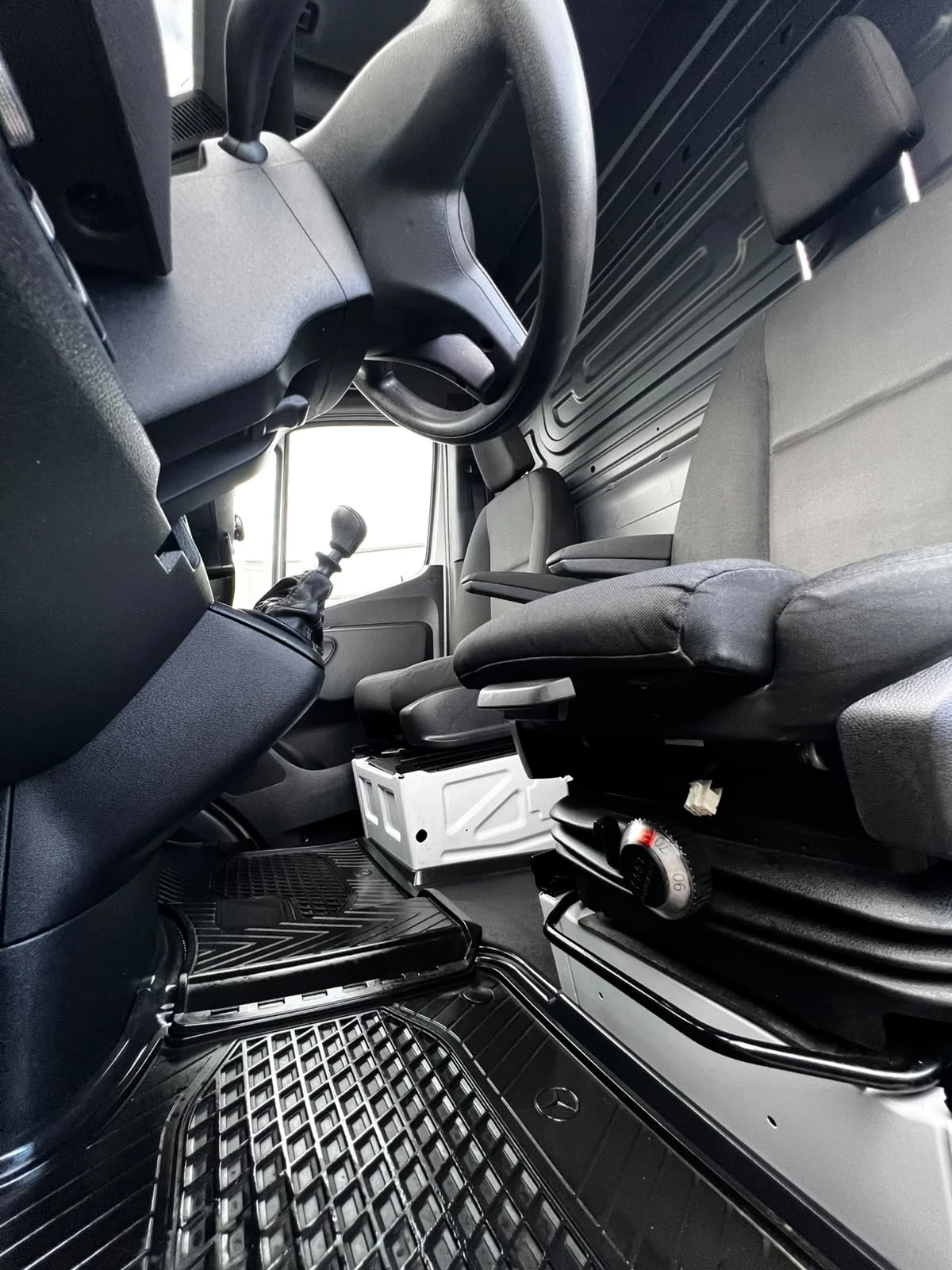 Mercedes-Benz Sprinter Макси 317 хладилен фул екстри, снимка 11 - Бусове и автобуси - 56088323