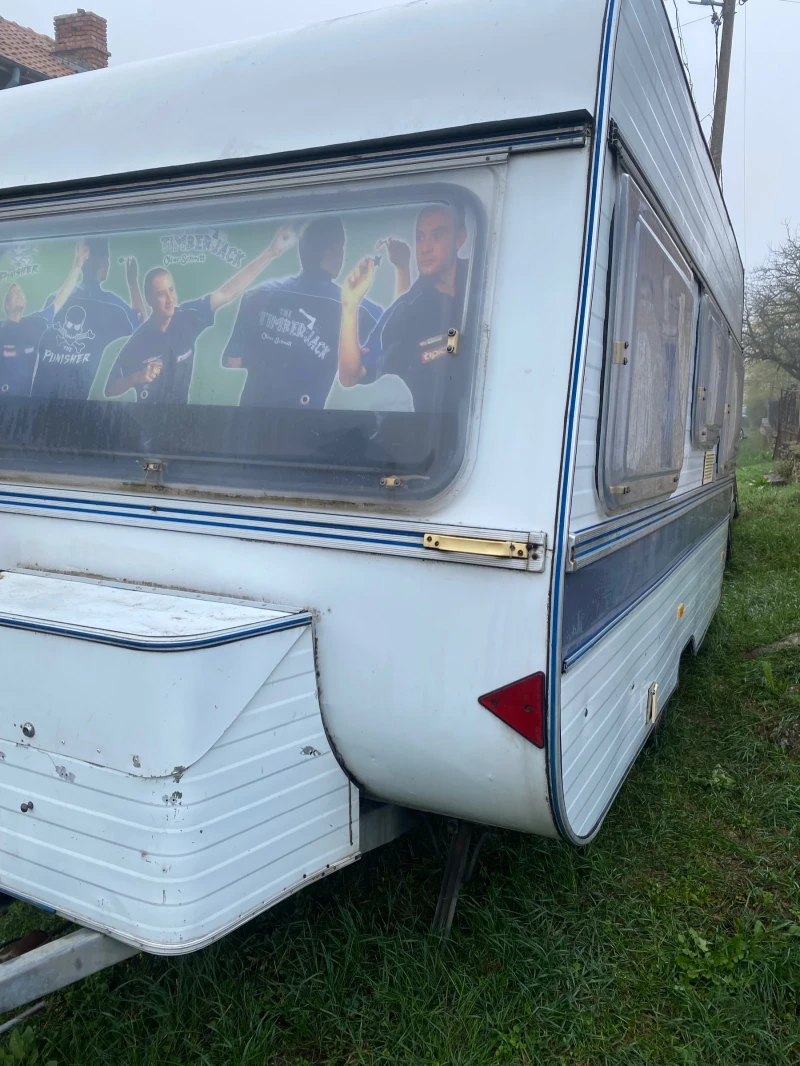 Каравана Adria 410K, снимка 2 - Каравани и кемпери - 52813389