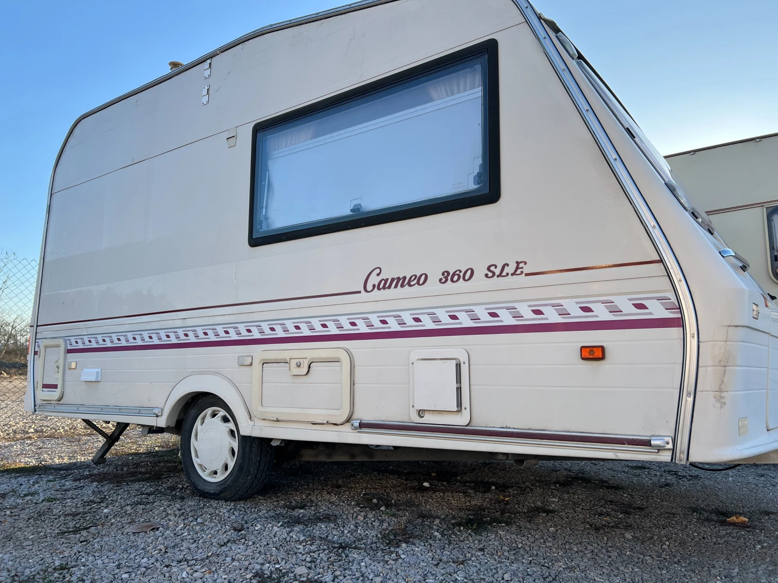 Каравана Други Bessacar cameo 360 SLE, снимка 2 - Каравани и кемпери - 54104518