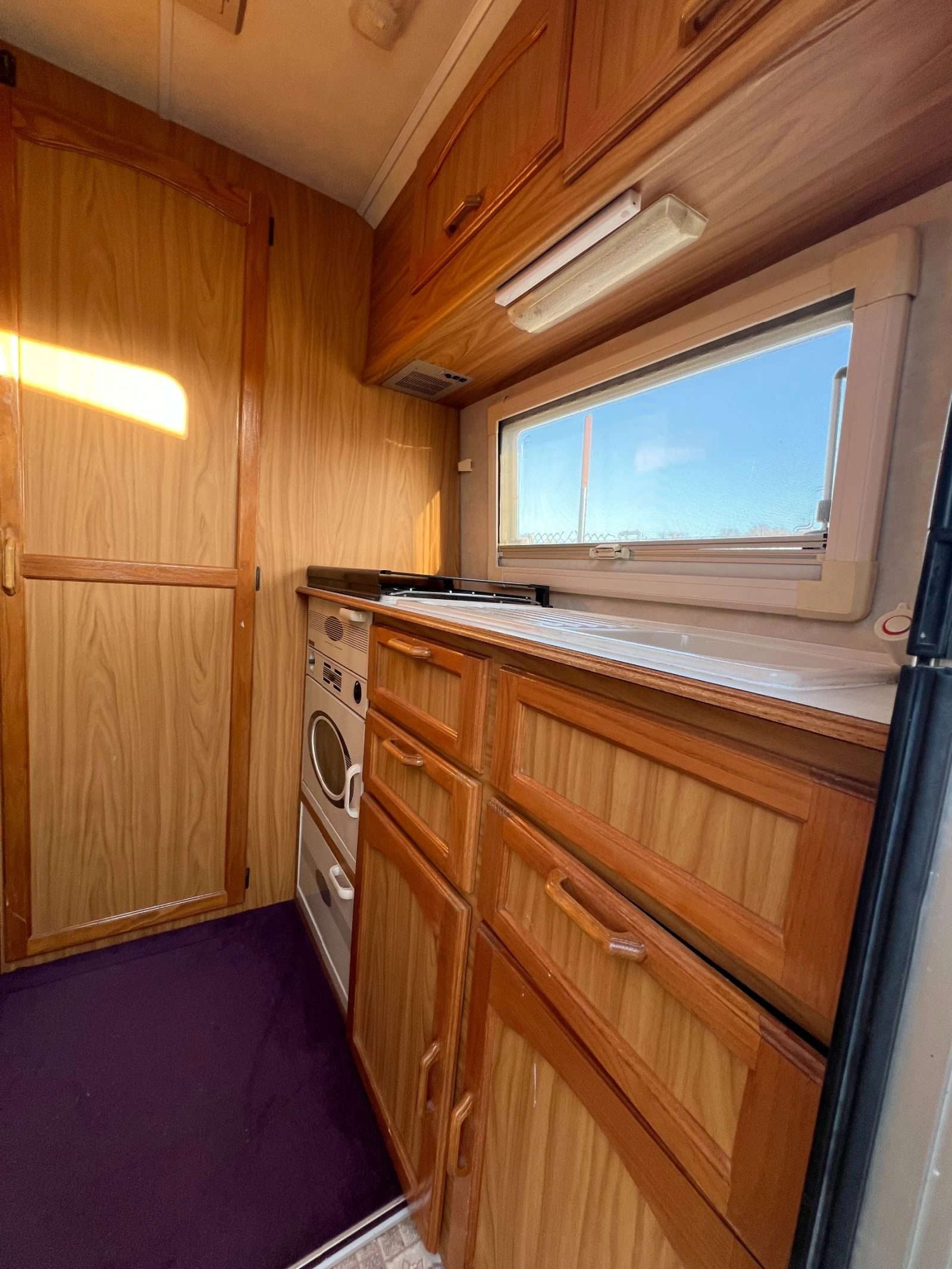 Каравана Други Bessacar cameo 360 SLE, снимка 10 - Каравани и кемпери - 54104518