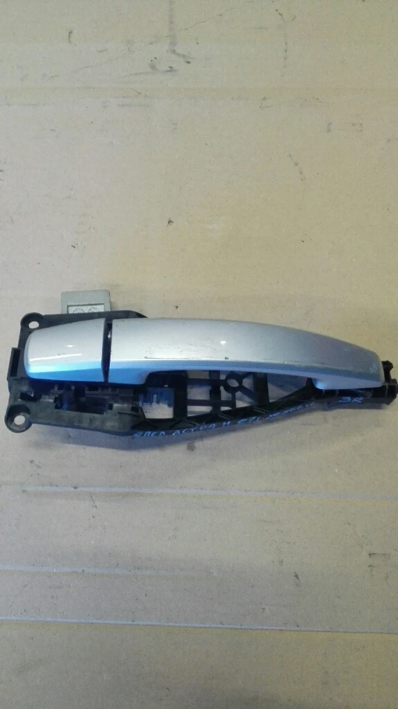 Дръжка врата външна задна дясна Опел Астра Н хечбек