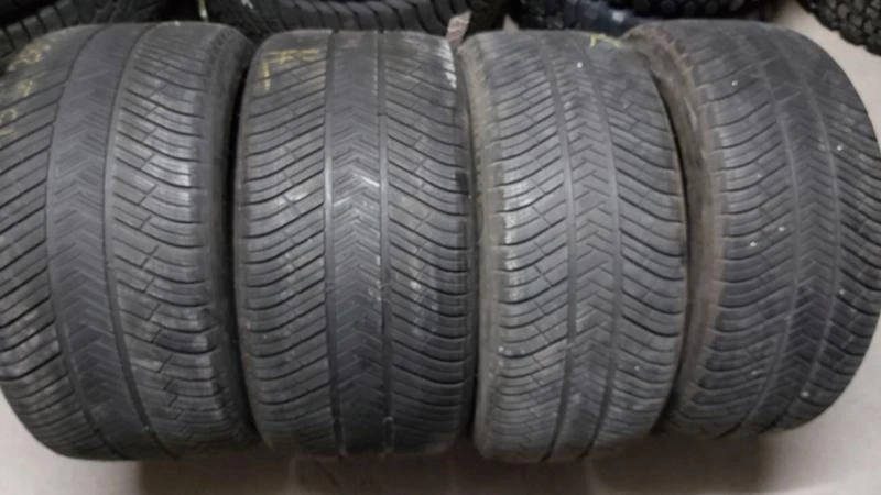 Гуми Зимни 285/35R20, снимка 1 - Гуми и джанти - 28772234