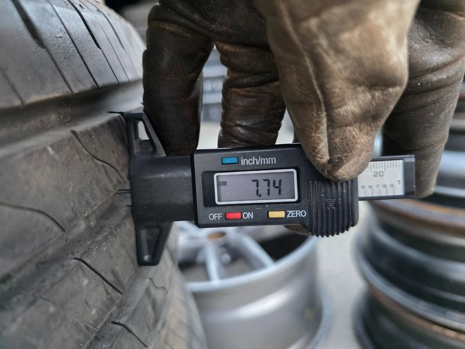 Гуми Летни 225/60R17, снимка 8 - Гуми и джанти - 53981213