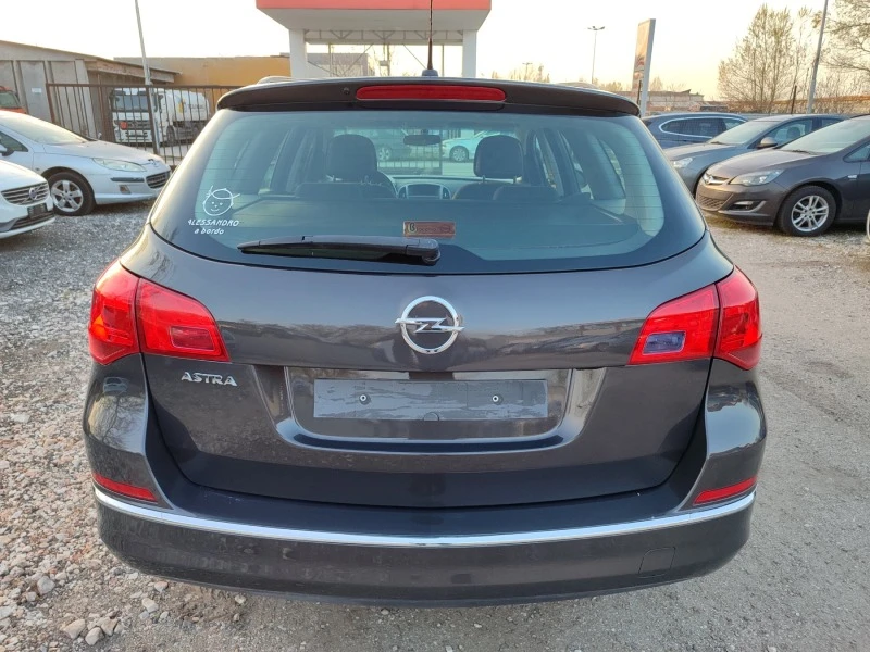 Opel Astra 1.4i газ/бензин, снимка 3 - Автомобили и джипове - 44993748