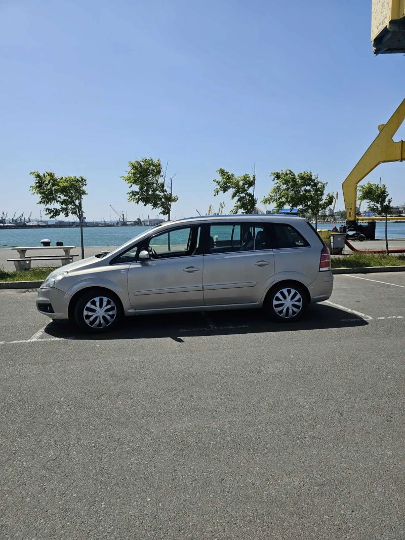 Opel Zafira B, снимка 7 - Автомобили и джипове - 48099137