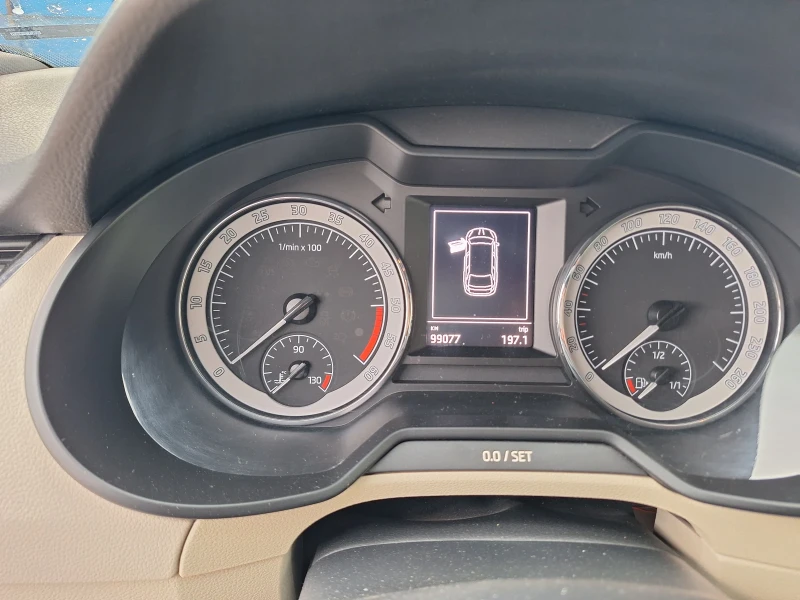Skoda Octavia, снимка 6 - Автомобили и джипове - 52830857
