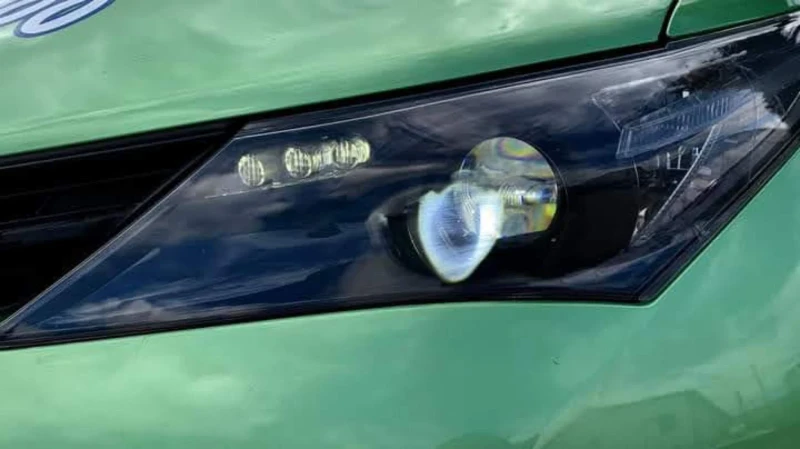 Toyota Auris, снимка 9 - Автомобили и джипове - 51406627