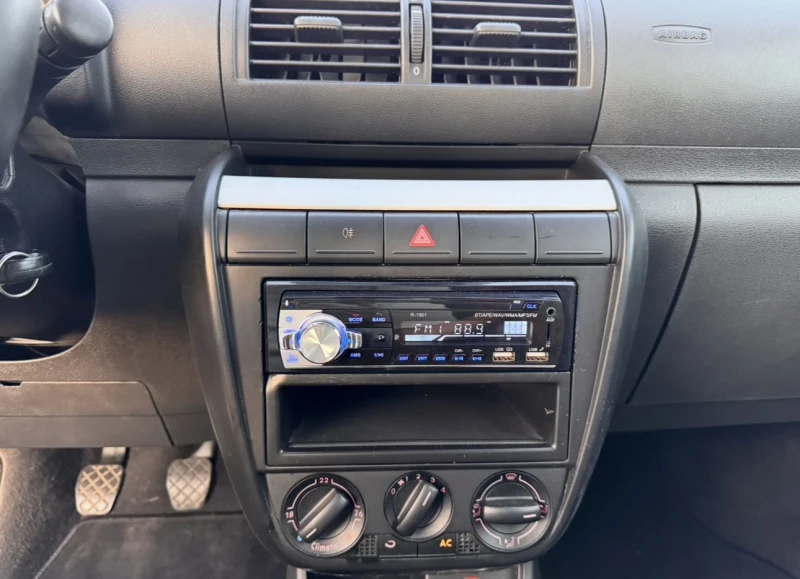 VW Fox 1.2i, снимка 9 - Автомобили и джипове - 51637003